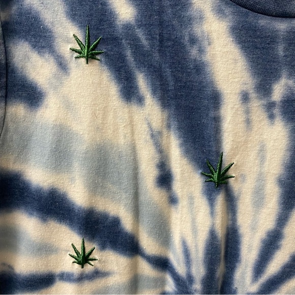 Men’s Eighty Eight Blue Tie Dye 420 Pot Leaf Embroidered Tee - Picture 5 of 7